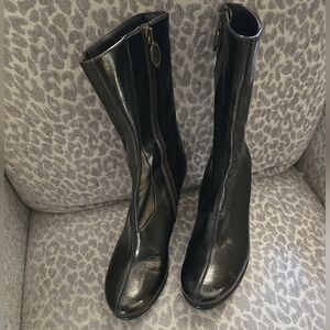 Donald Pliner Womens Bronze Heeled Zip Up Boots Size 8.5 Excellent Condition